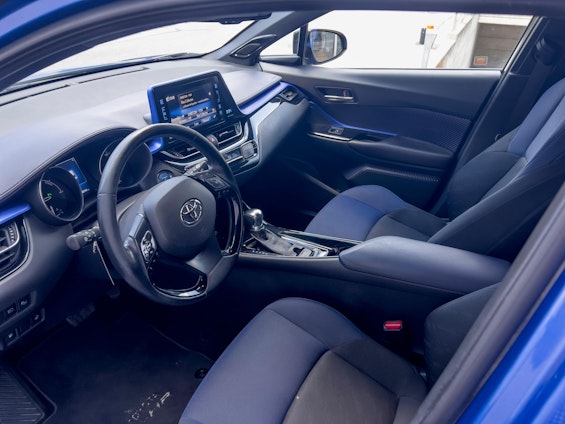 Vehicle image 5