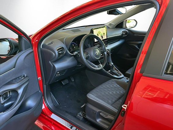 Vehicle image 6