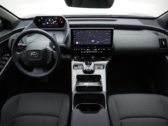Vehicle image 10