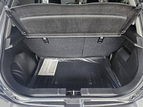 Vehicle image 7 Vehicle image 7