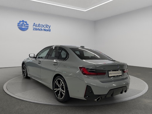 BMW 330d xDrive SAG 3