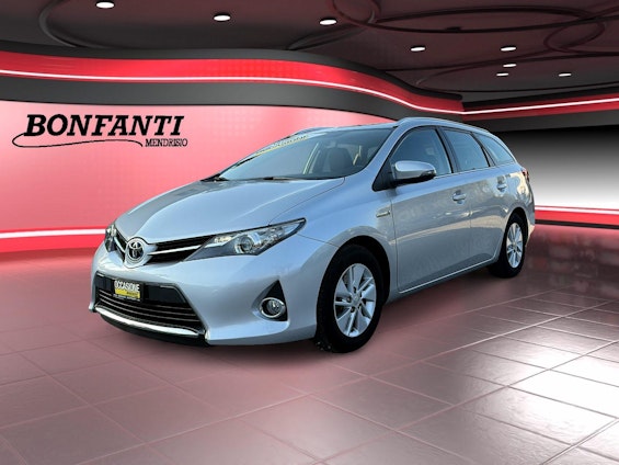 First vehicle image