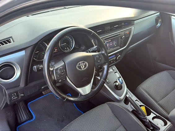 Vehicle image 9