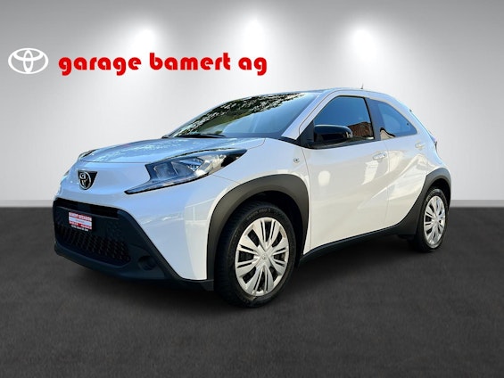 First vehicle image