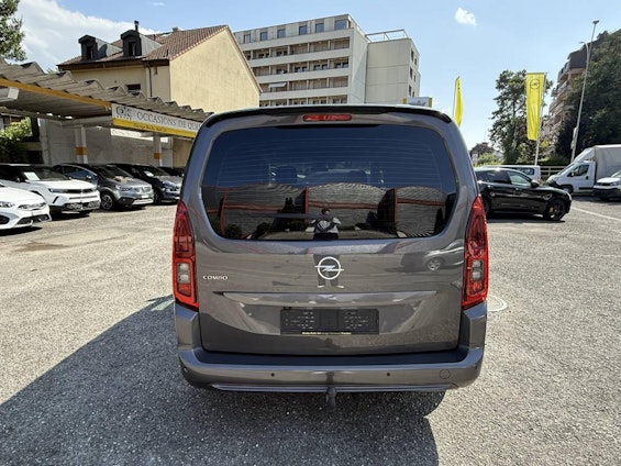 Vehicle image 3 Vehicle image 3