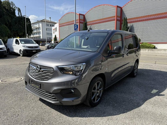 First vehicle image
