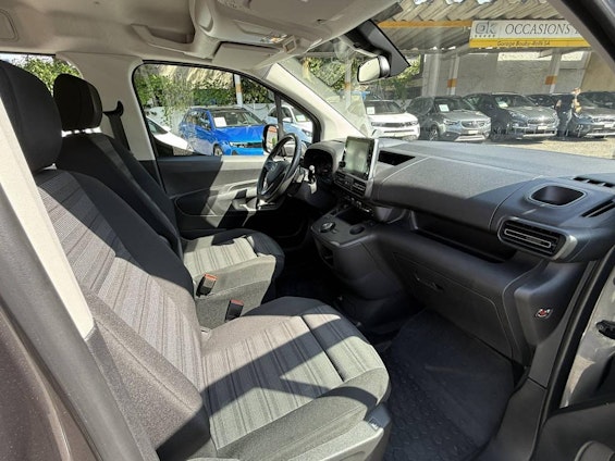 Vehicle image 11 Vehicle image 11