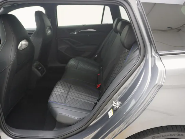 VW Passat Variant 2.0 TSI R-Line 4Motion DSG