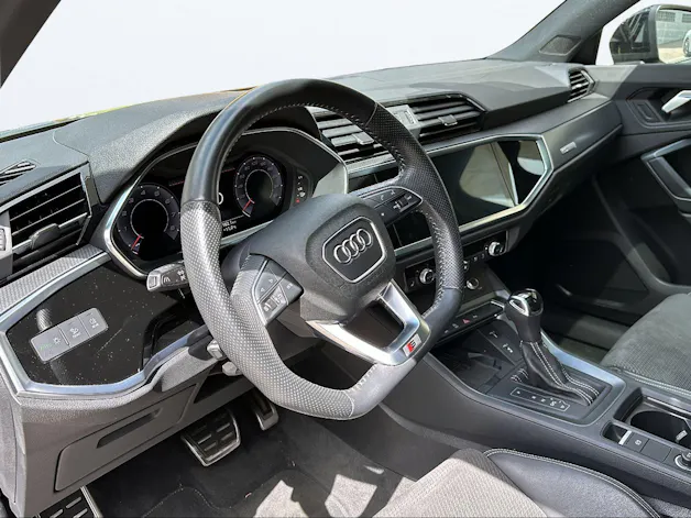 Audi Q3 35 TFSI S line S-tronic