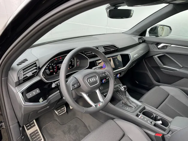 Audi Q3 35 TFSI S line Attraction S-tronic