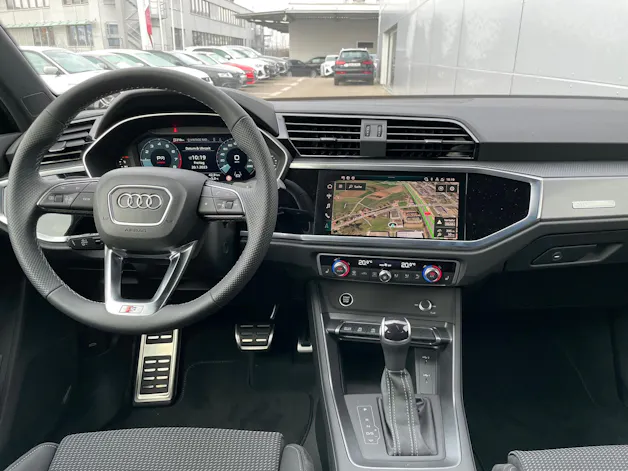 Audi Q3 35 TFSI S line Attraction S-tronic