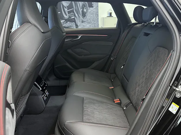 Audi A6 Avant TFSI quattro 270 kW S tronic