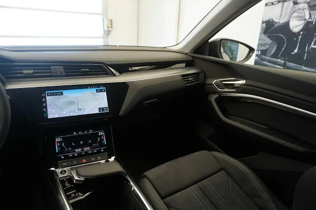 Audi Q8 55 e-tron advanced quattro