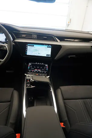 Audi Q8 55 e-tron advanced quattro