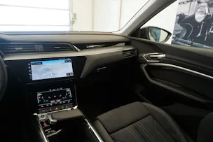 Audi Q8 55 e-tron advanced quattro