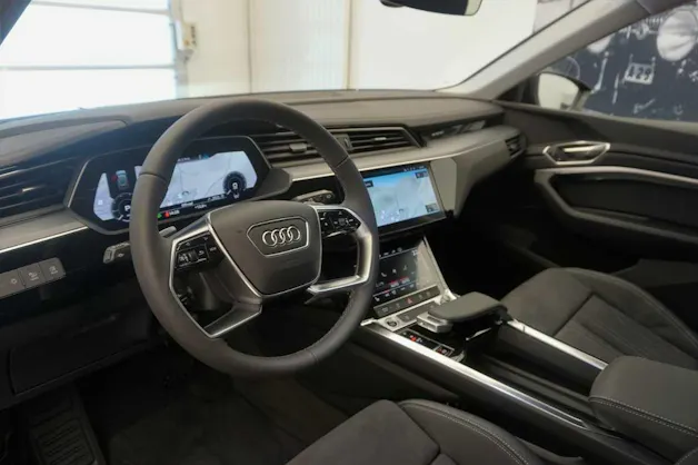 Audi Q8 55 e-tron advanced quattro