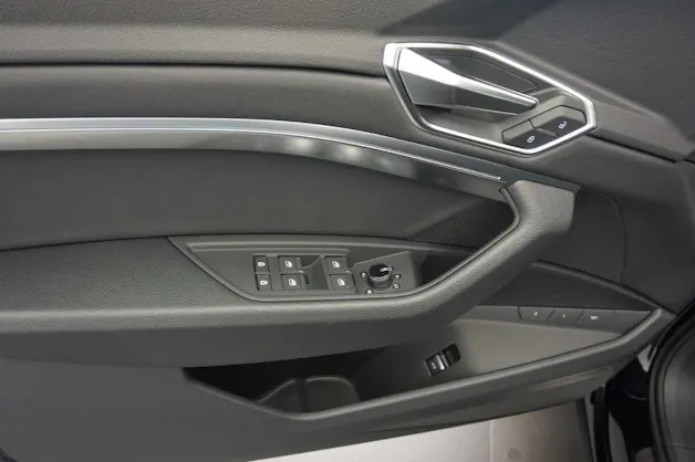 Audi Q8 55 e-tron advanced quattro