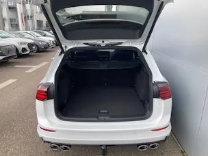 VW Golf Variant 2.0 TSI R DSG 4Motion