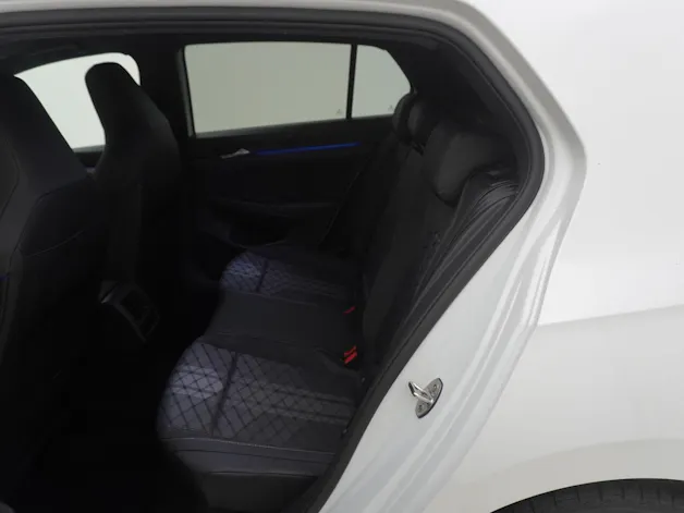 VW Golf VIII 1.5 eTSI R-Line DSG