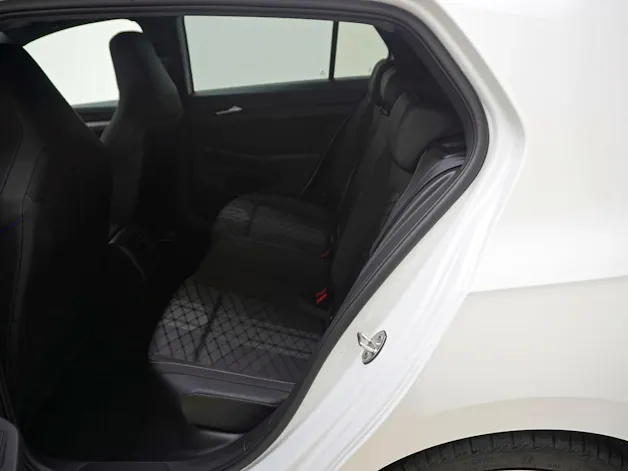 VW Golf VIII 1.5 eTSI R-Line DSG