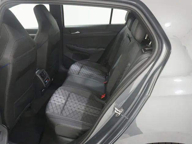VW Golf VIII 1.5 eTSI R-Line DSG