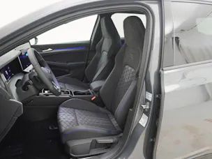 VW Golf VIII 1.5 eTSI R-Line DSG