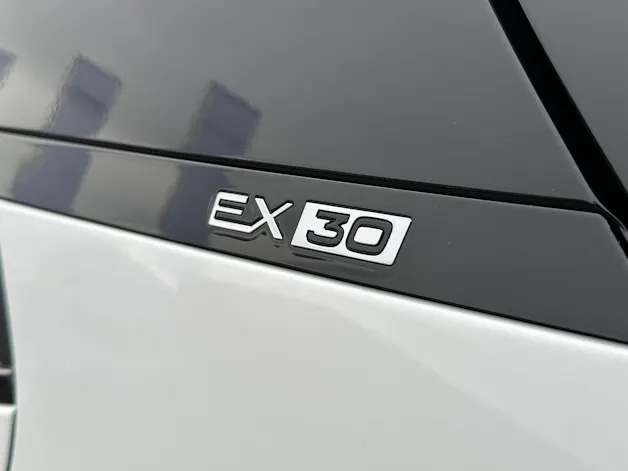 Volvo EX30 E60 Twin Ultra Performance AWD