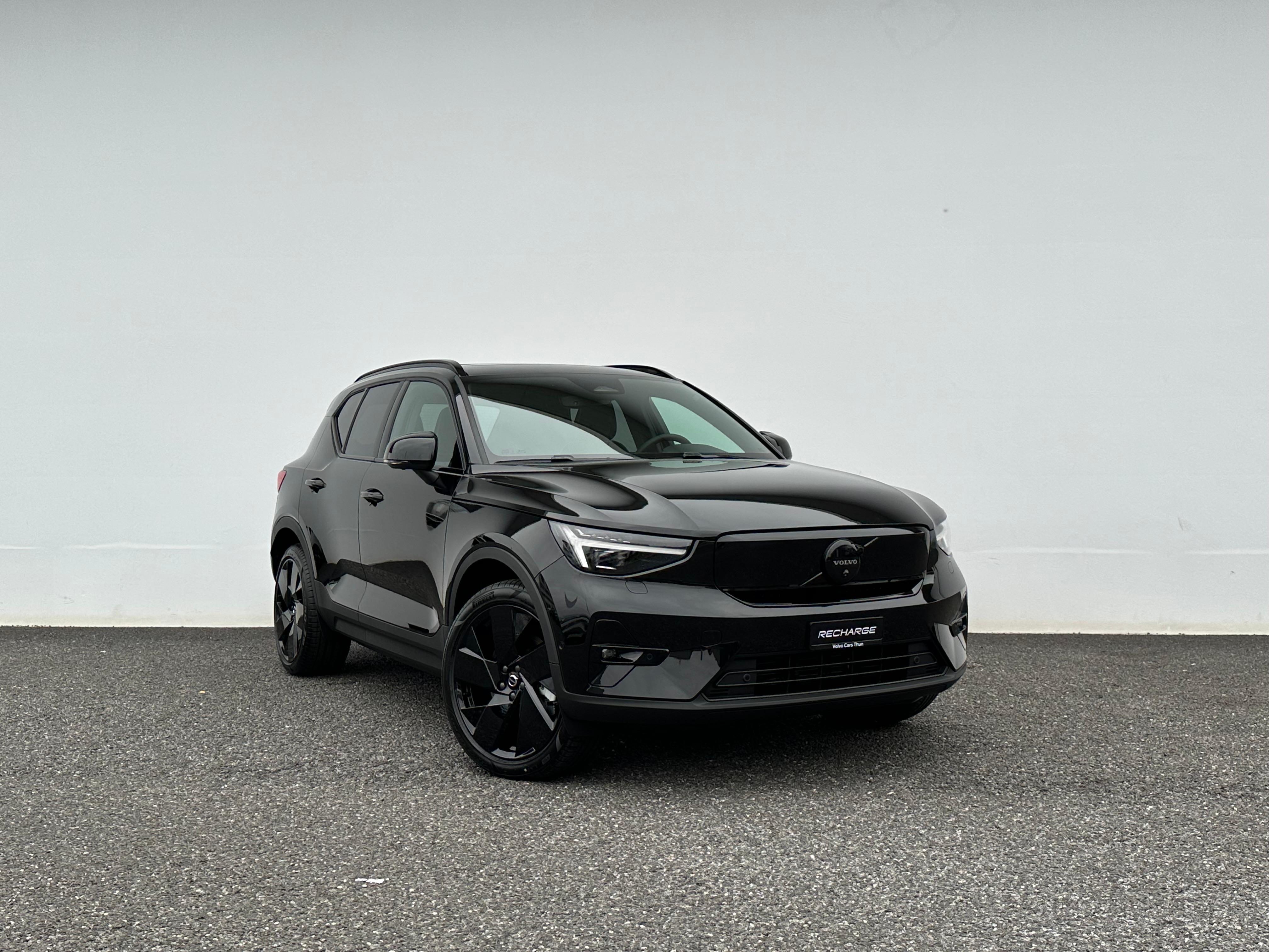 Volvo EX40 XCENTRIC Black Edition AWD Neu CHF 60'750.– | Carmarket