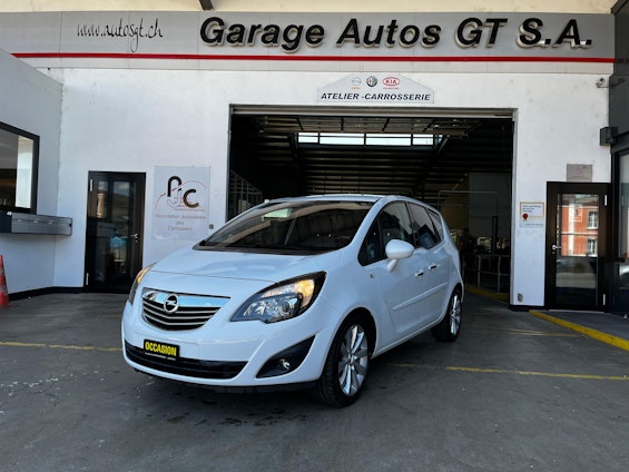 First vehicle image