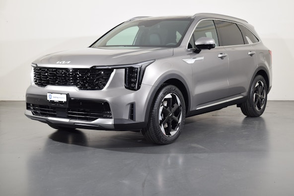 First vehicle image