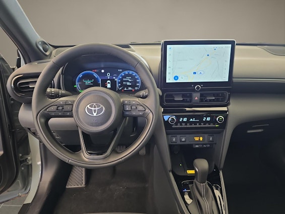 Vehicle image 10