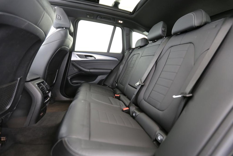 Vehicle image BMW iX3