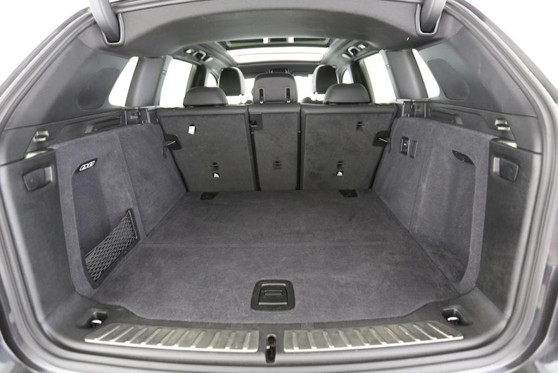 Vehicle image BMW iX3