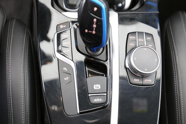 Vehicle image BMW iX3