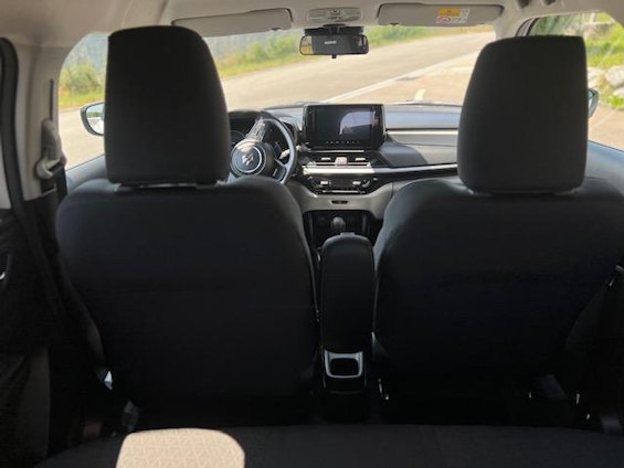 Vehicle image 6