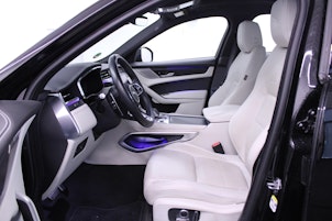 Vehicle image JAGUAR F-Pace 2.0 D I4 200 R-Dynamic S AWD