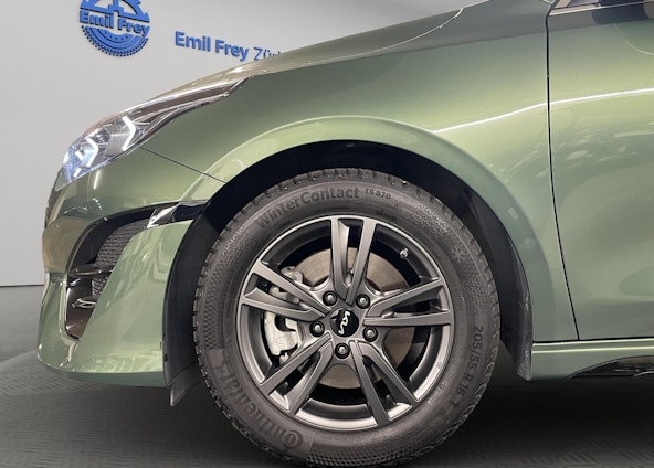 Vehicle image 10 Vehicle image 10