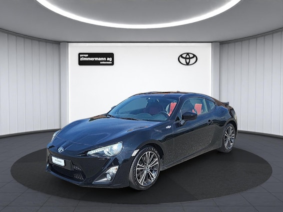 First vehicle image