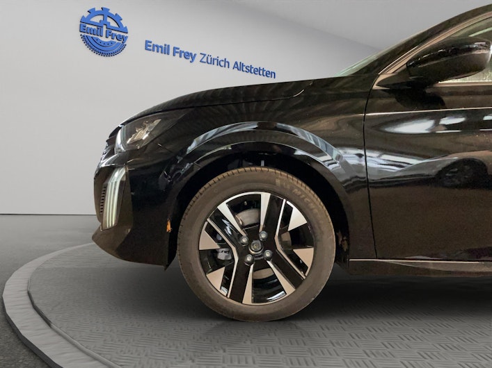 Vehicle image PEUGEOT 208