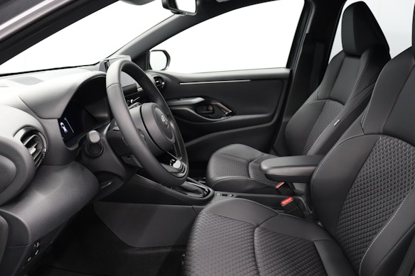 TOYOTA Yaris 1.5 VVT-i HSD Premium 2