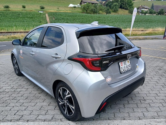 Vehicle image 6