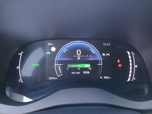 Toyota Yaris 1.5 VVT-i HSD Trend
