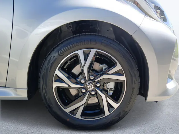 Toyota Yaris 1.5 VVT-i HSD Trend