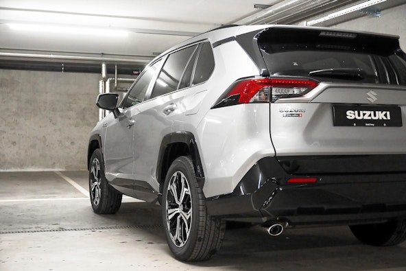 Vehicle image 10