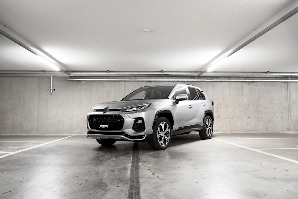 First vehicle image