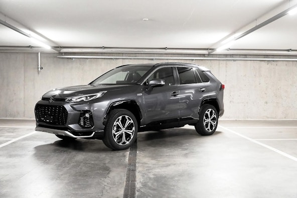 First vehicle image