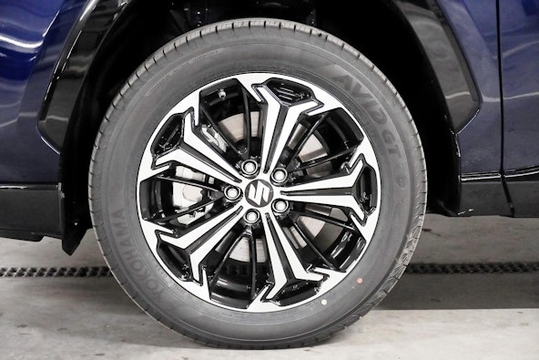 Vehicle image 13