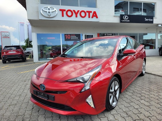 First vehicle image