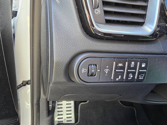 Vehicle image 9 Vehicle image 9