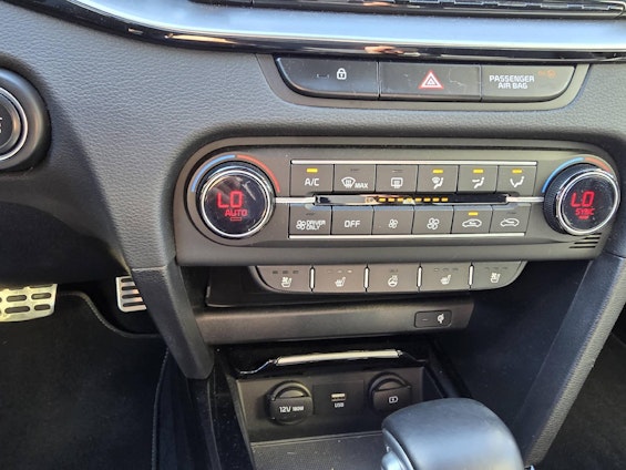 Vehicle image 12 Vehicle image 12